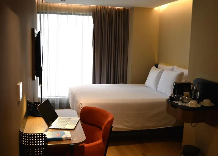 Novotel Centro Historico 4*
