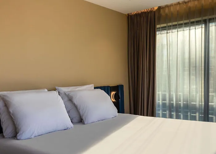 Novotel Centro Historico Hotel 4*