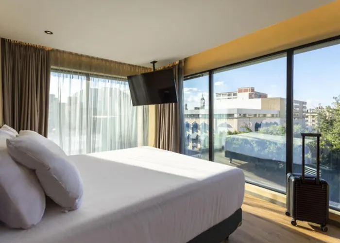 Novotel Centro Historico Hotel 4*
