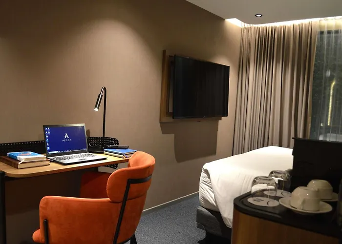 Novotel Centro Historico Hotel 4*